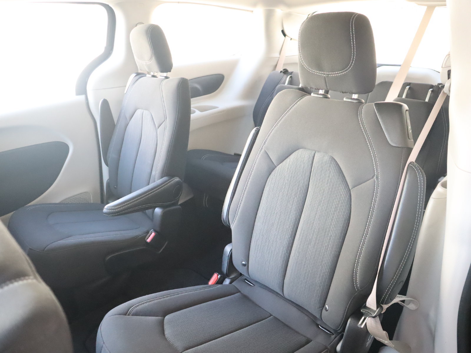 Used 2024 Chrysler Voyager LX FWD image 43