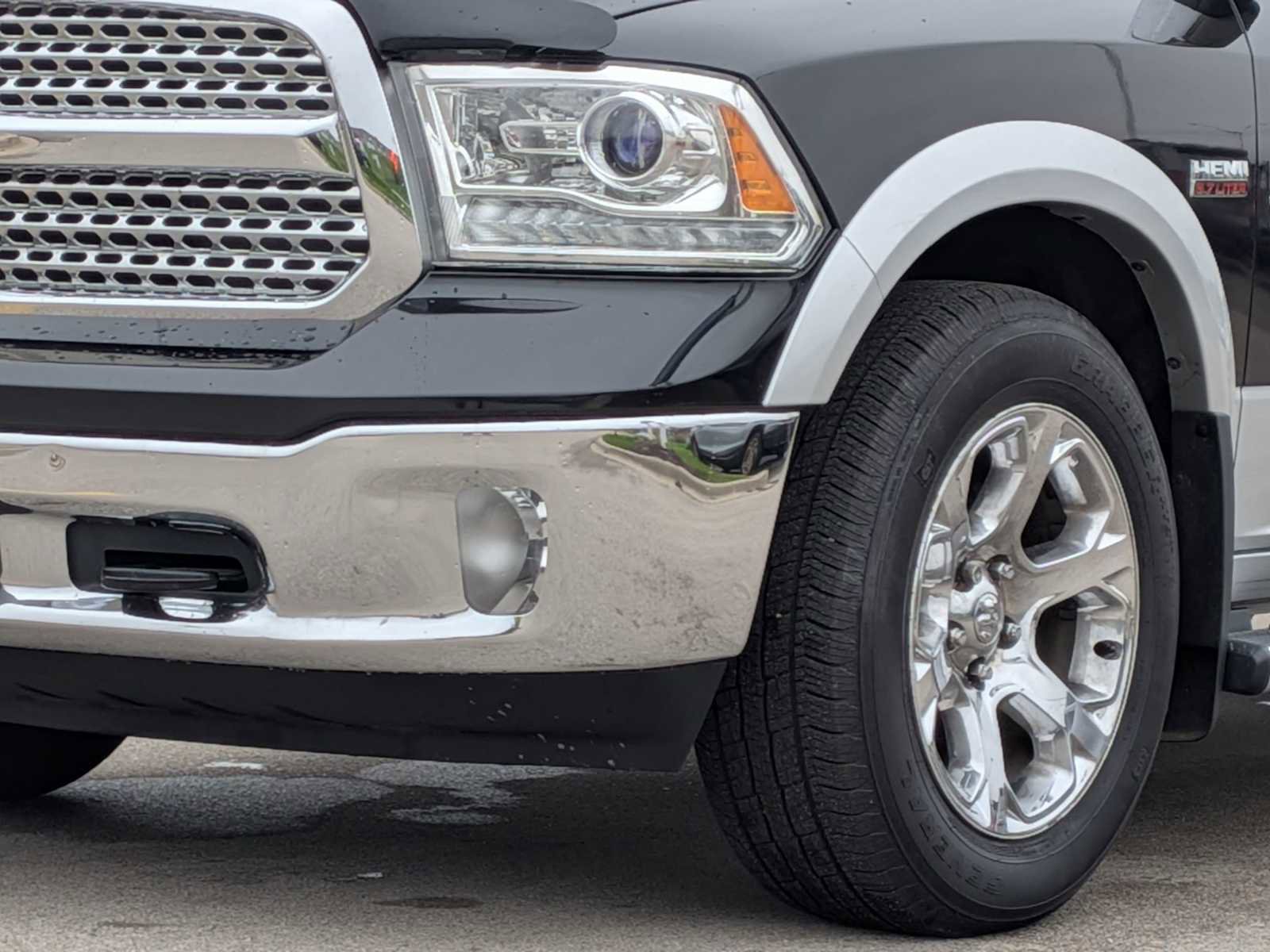 Used 2016 RAM 1500 Laramie w/ Convenience Group AWD/4WD image 11