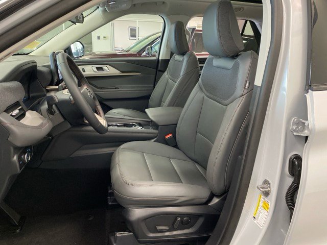New 2026 Ford Explorer Active w/ Active Comfort Package AWD/4WD image 17