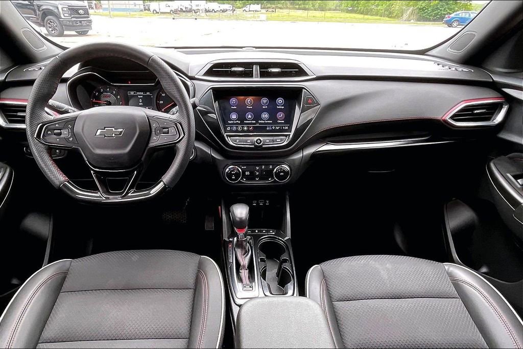 Used 2023 Chevrolet TrailBlazer RS w/ Convenience Package FWD image 7