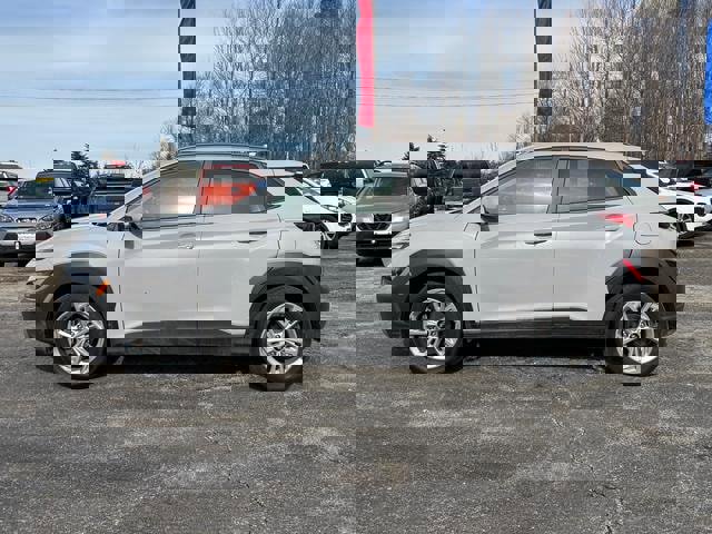 Used 2023 Hyundai Kona SEL w/ Convenience Package image 4