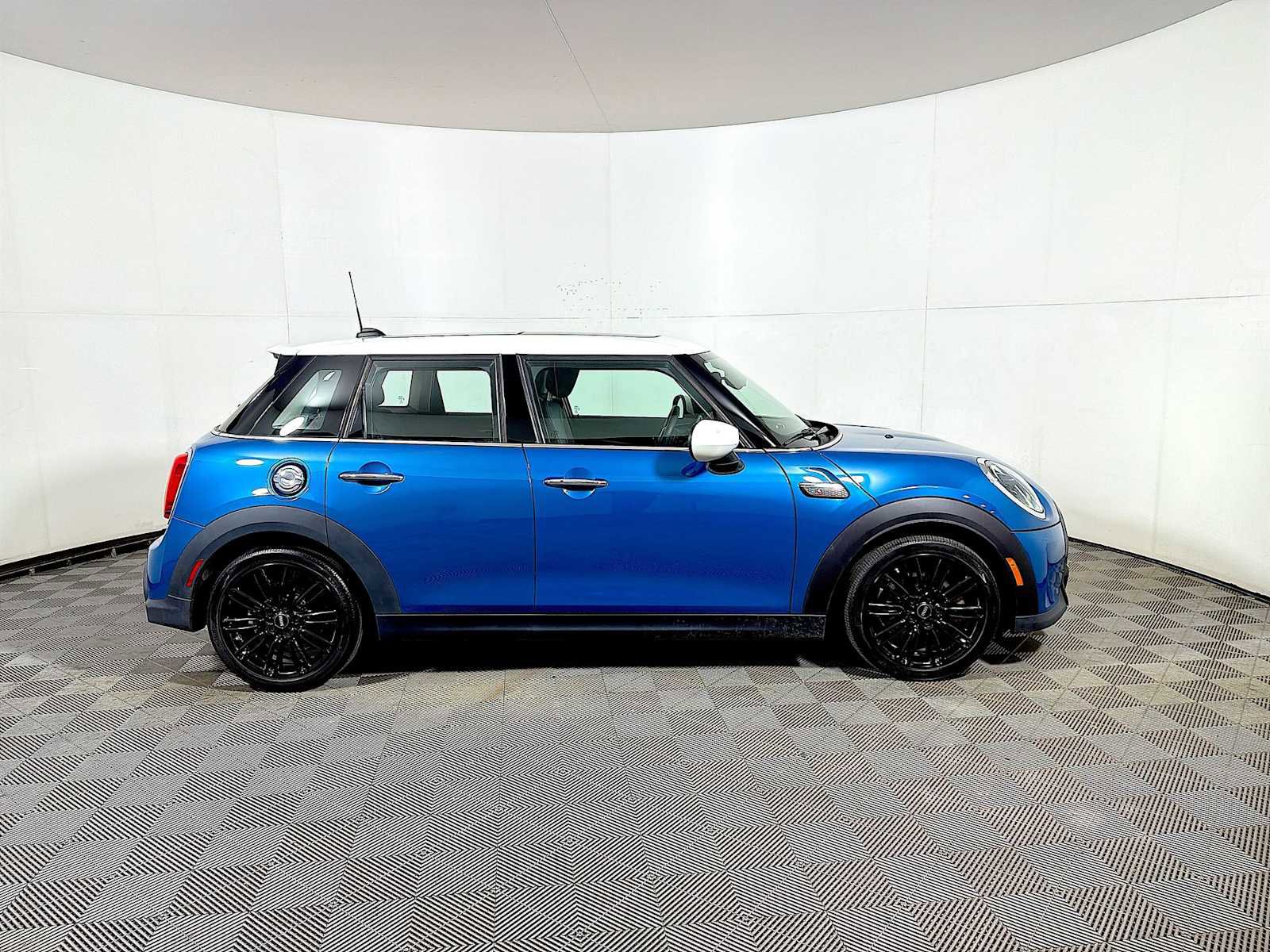 Used 2023 MINI Cooper S image 7