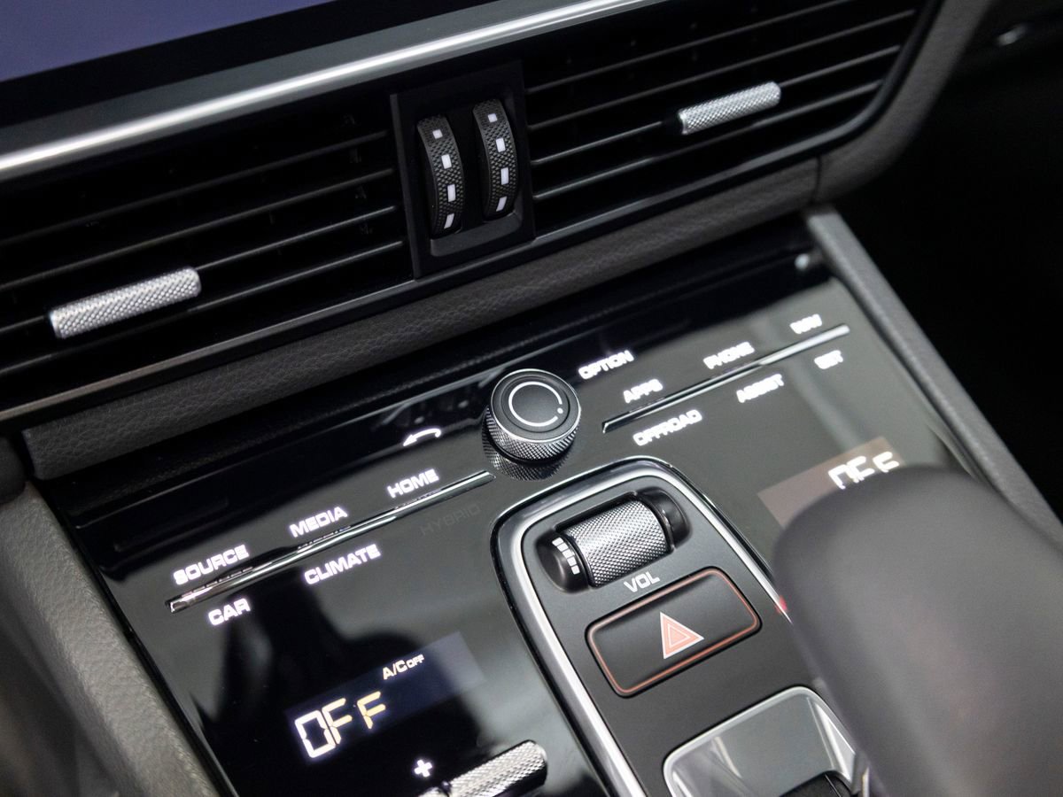 Certified 2023 Porsche Cayenne Coupe image 16