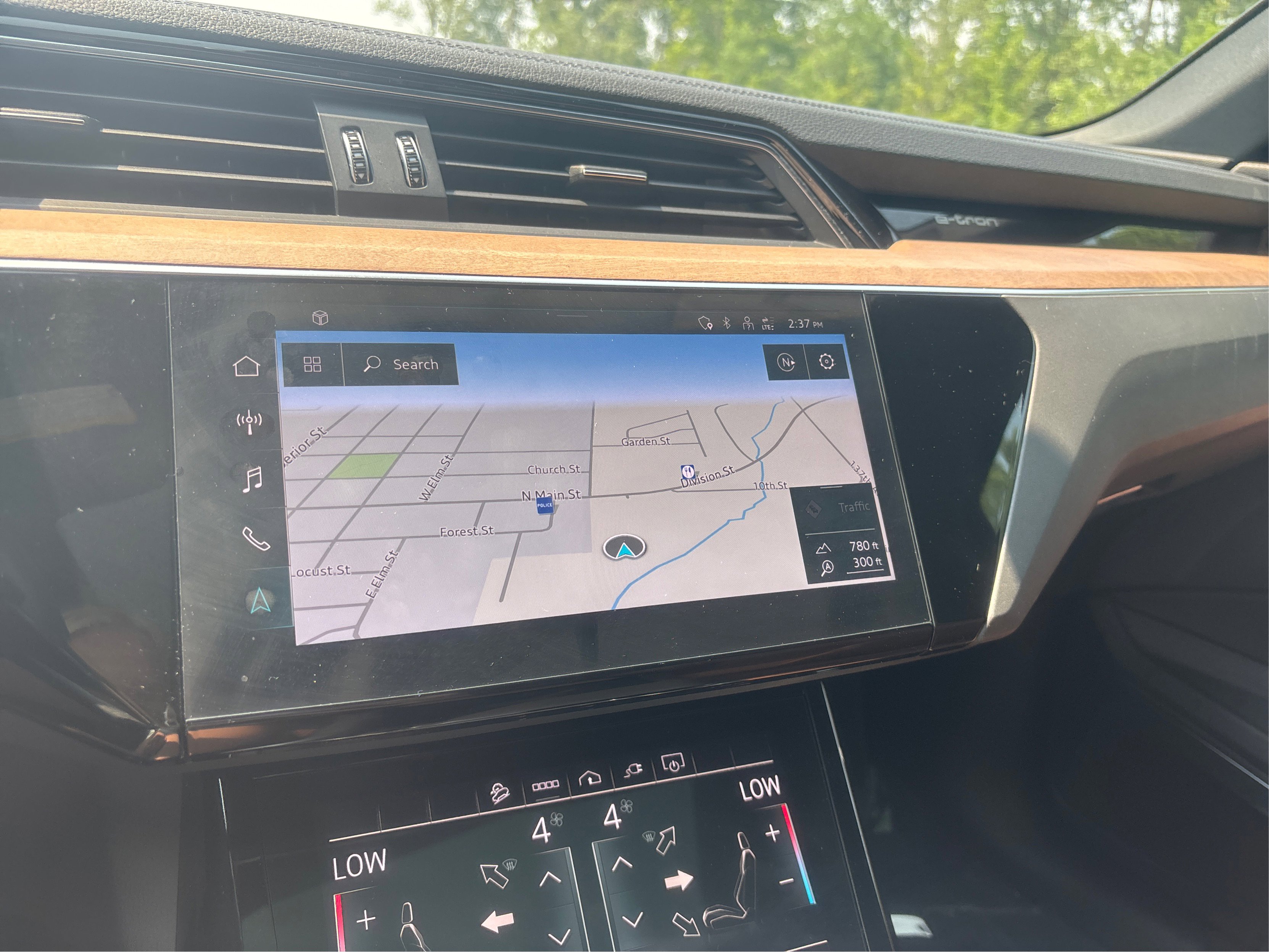 Used 2024 Audi Q8 e-tron Premium Plus w/ Premium Plus Package image 44