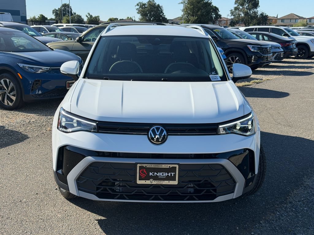 New 2026 Volkswagen Taos SE FWD image 4