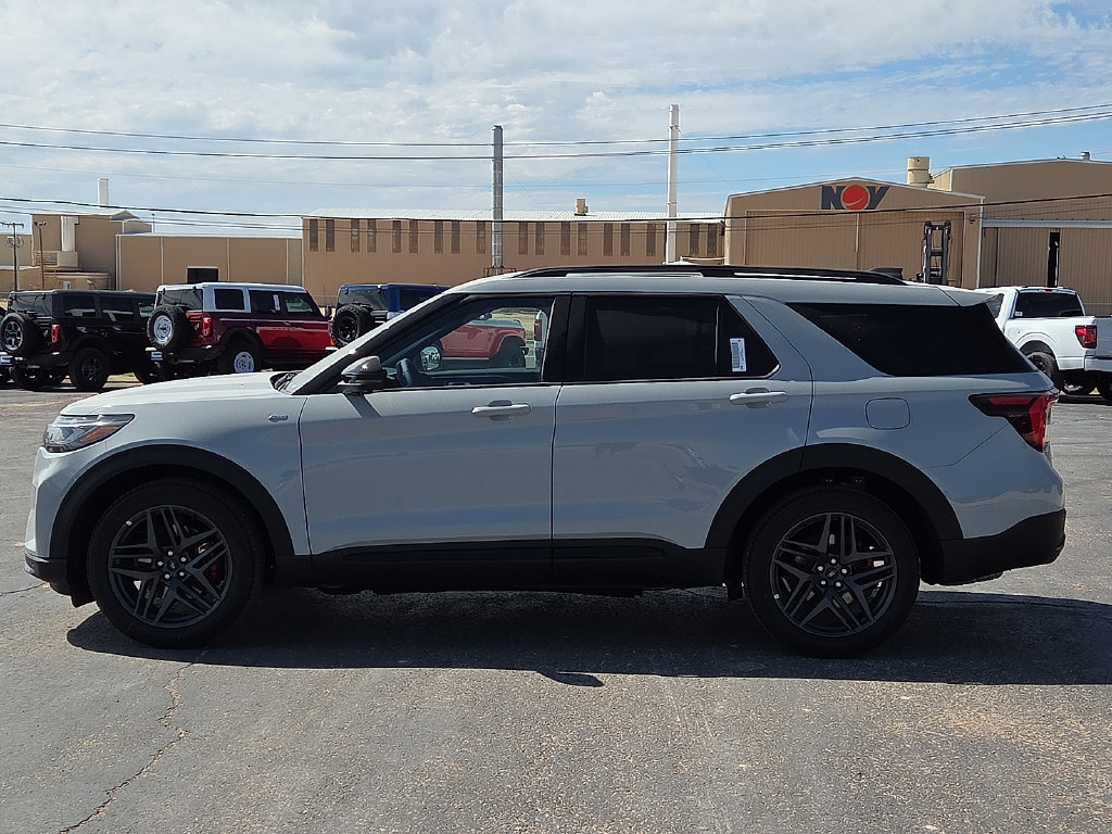 New 2027 Ford Explorer ST-Line w/ Premium Package RWD image 2