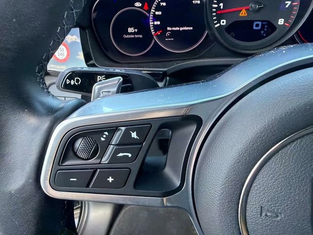 Used 2023 Porsche Cayenne Platinum Edition image 28