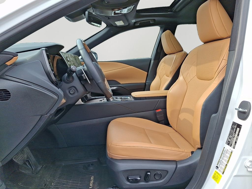 Used 2024 Lexus RX 350 Premium w/ Accessory Package AWD/4WD image 14