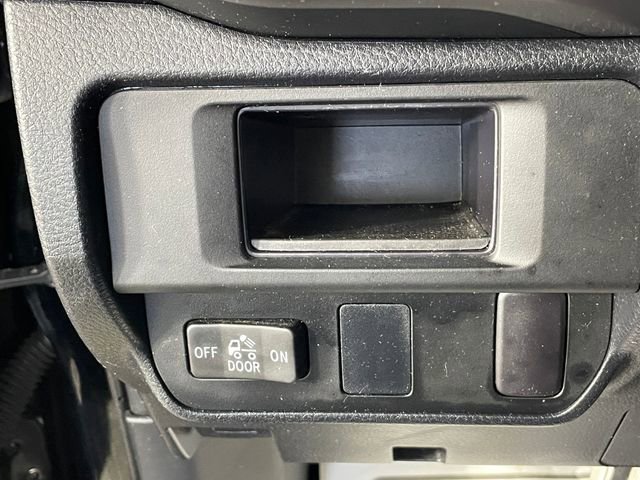 Used 2016 Toyota Tacoma SR5 w/ SR5 Appearance Package (SN) image 14