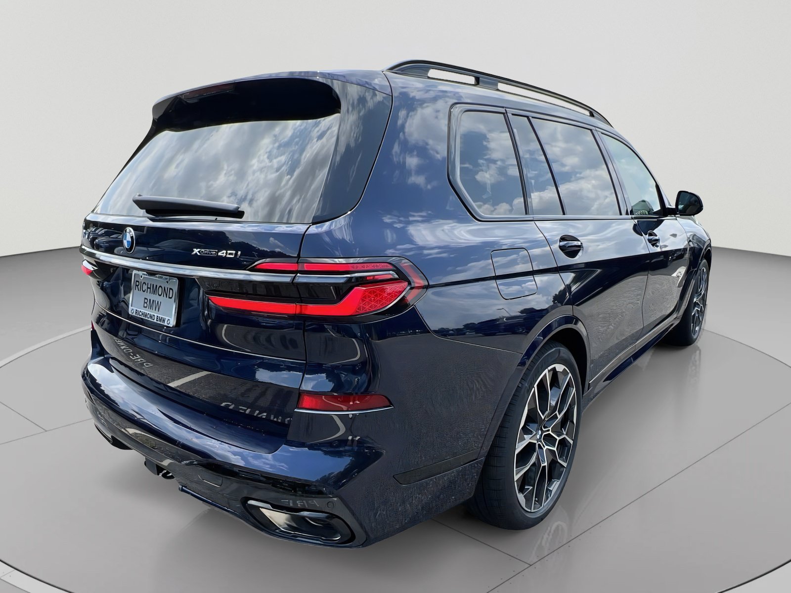 New 2027 BMW X7 xDrive40i w/ M Sport Package AWD/4WD image 5