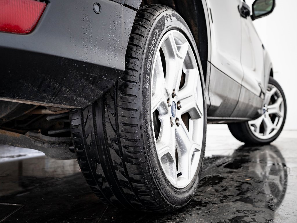 Used 2018 Ford Escape Titanium image 39