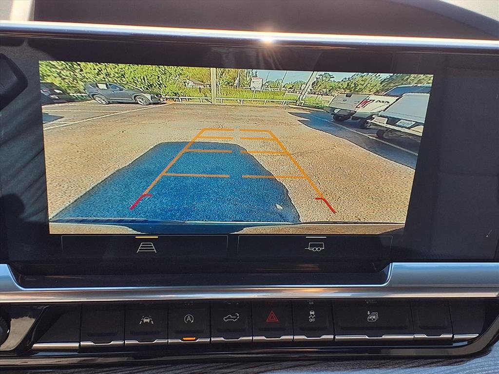 Used 2025 Chevrolet Silverado 1500 LT image 4