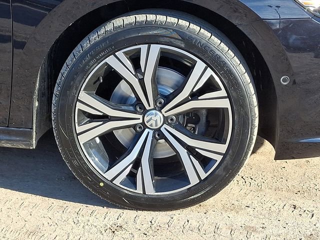 Used 2020 Volkswagen Passat 2.0T SEL FWD image 28
