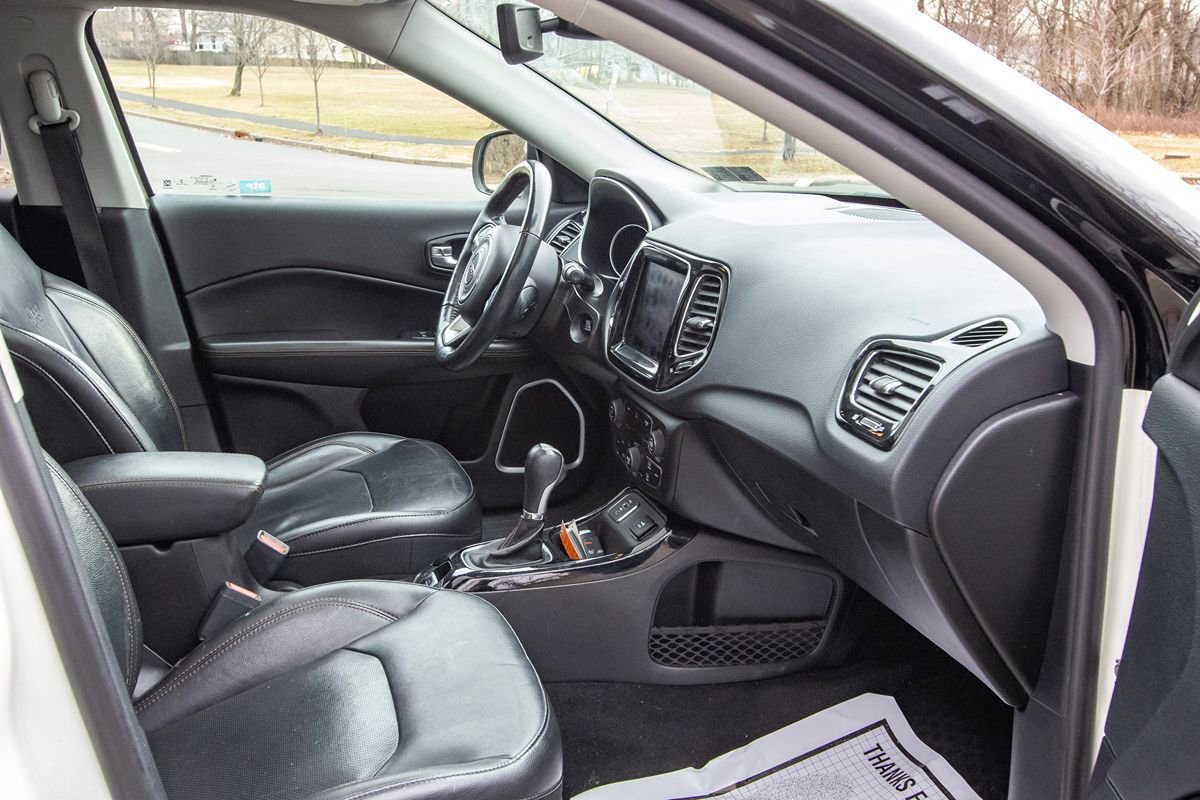 Used 2018 Jeep Compass Limited w/ Navigation Group image 22