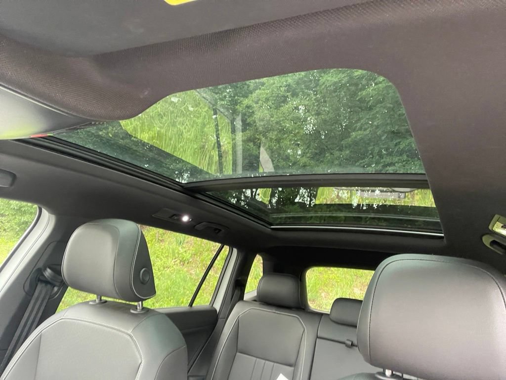 Used 2023 Volkswagen Tiguan SE R-Line AWD/4WD image 20