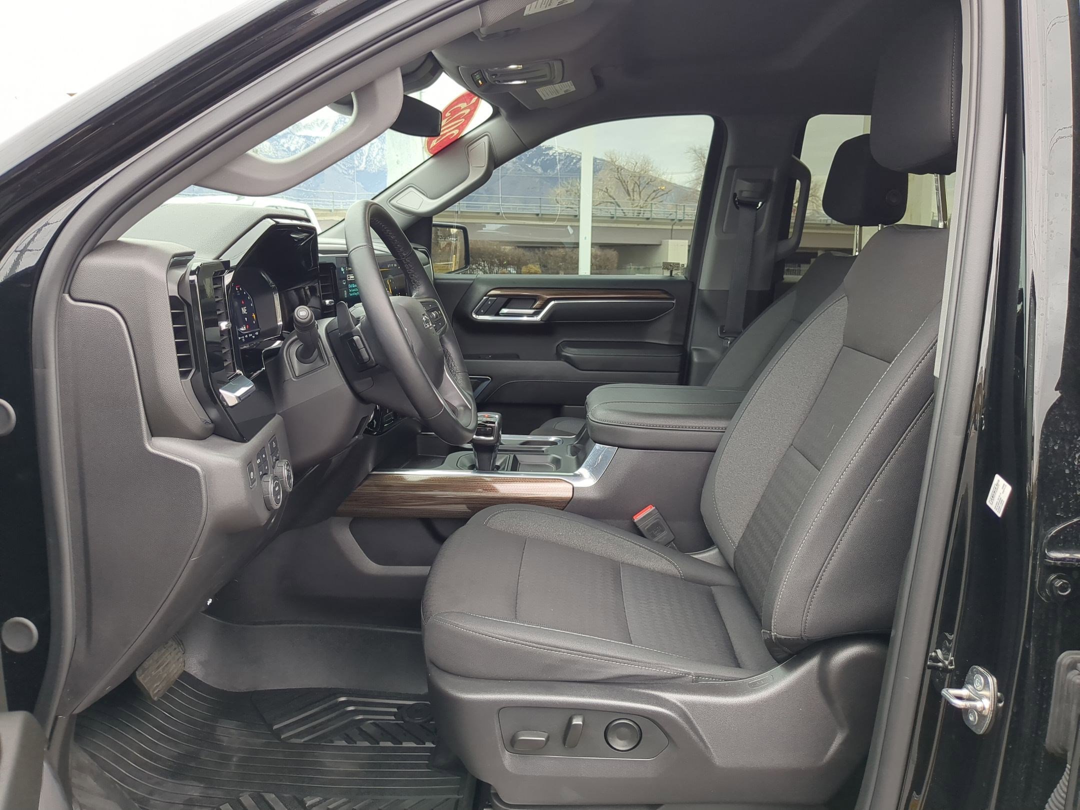 Used 2025 Chevrolet Silverado 1500 LT Trail Boss image 17