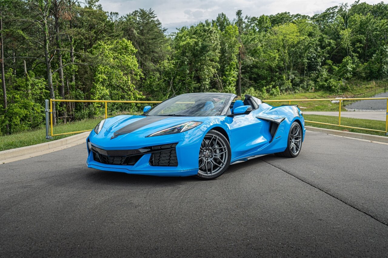 Used 2023 Chevrolet Corvette Z06 w/ Stealth Interior Trim Package RWD image 95