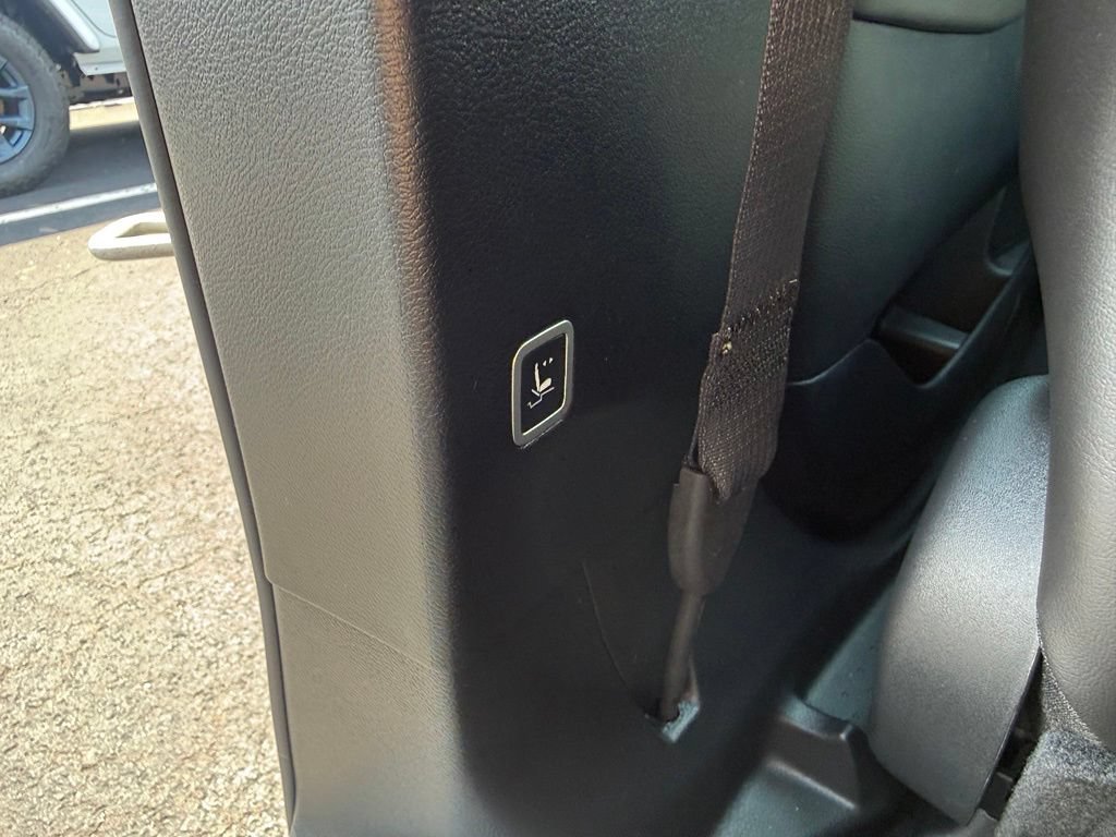 New 2027 Chrysler Pacifica Limited FWD image 33
