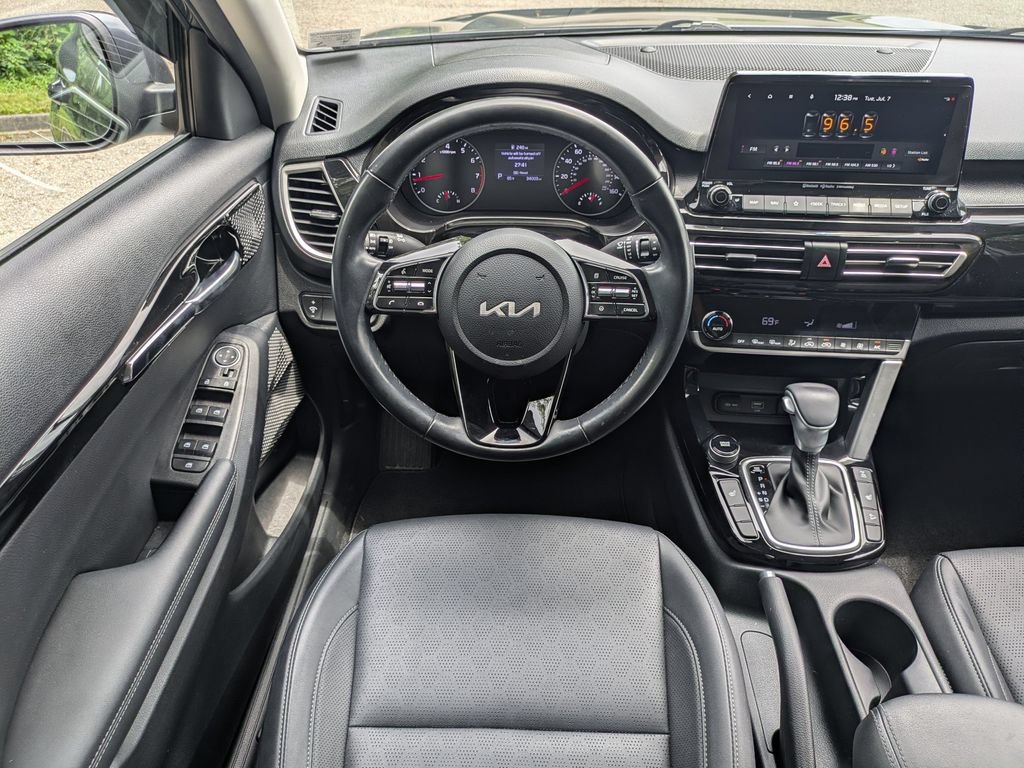 Used 2023 Kia Seltos EX AWD/4WD image 16