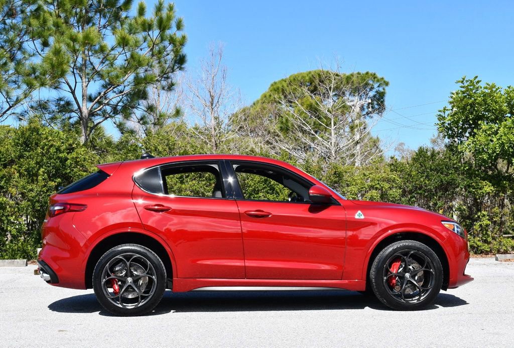 Used 2018 Alfa Romeo Stelvio Quadrifoglio w/ Driver Assist Dynamic Package image 34