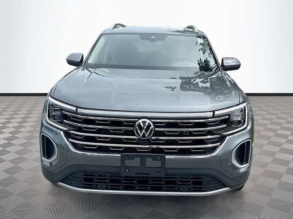 Used 2025 Volkswagen Atlas SEL AWD/4WD image 2