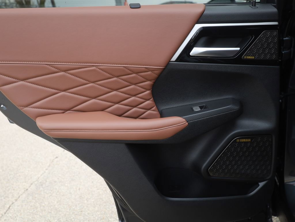 New 2025 Mitsubishi Outlander SEL image 35