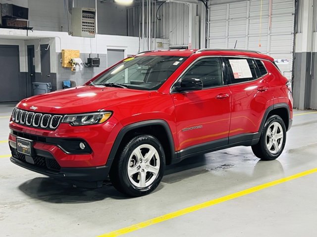 Used 2024 Jeep Compass Latitude image 13
