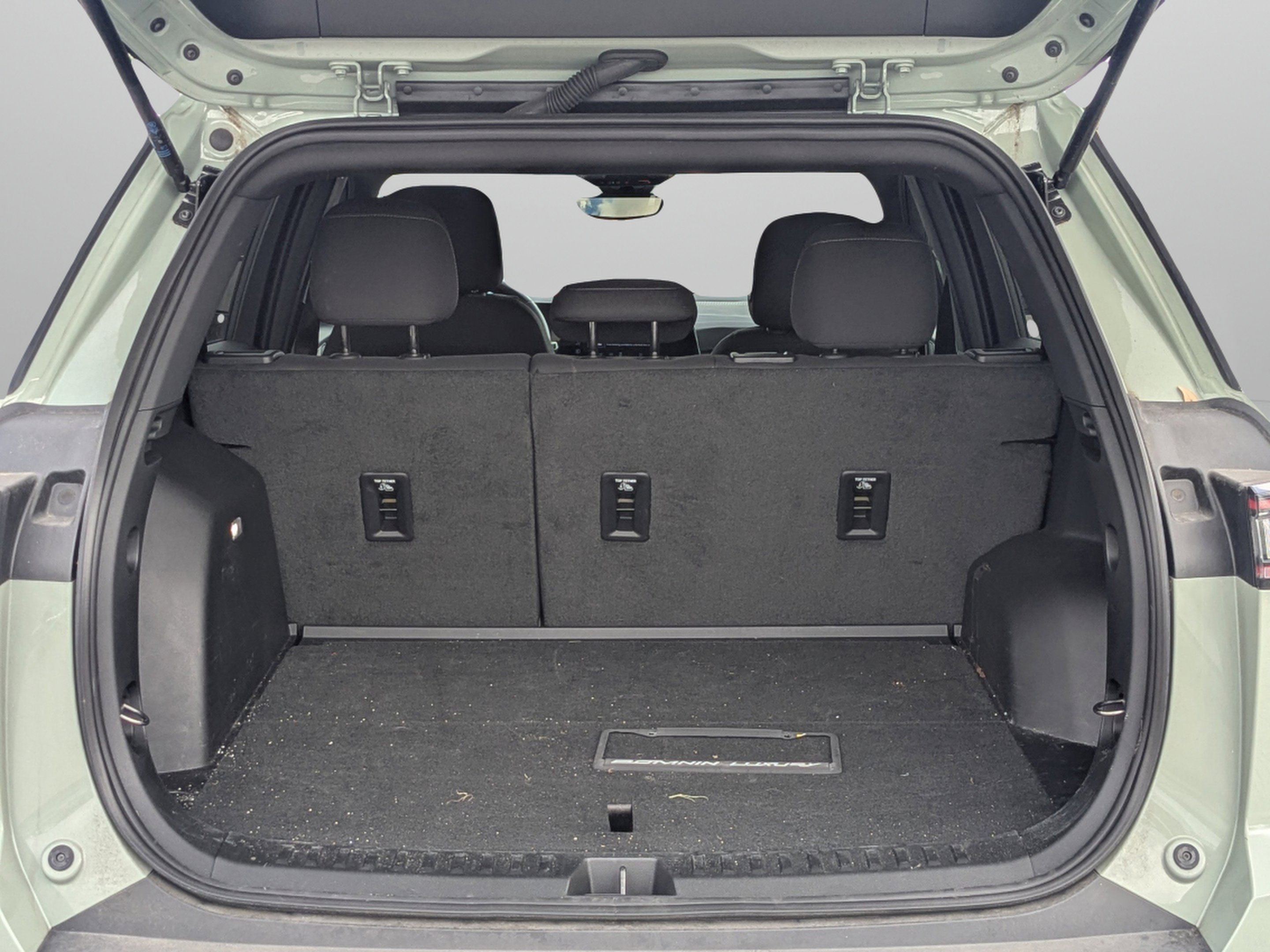 Used 2025 Chevrolet Equinox LT w/ Safety and Technology Package FWD image 9