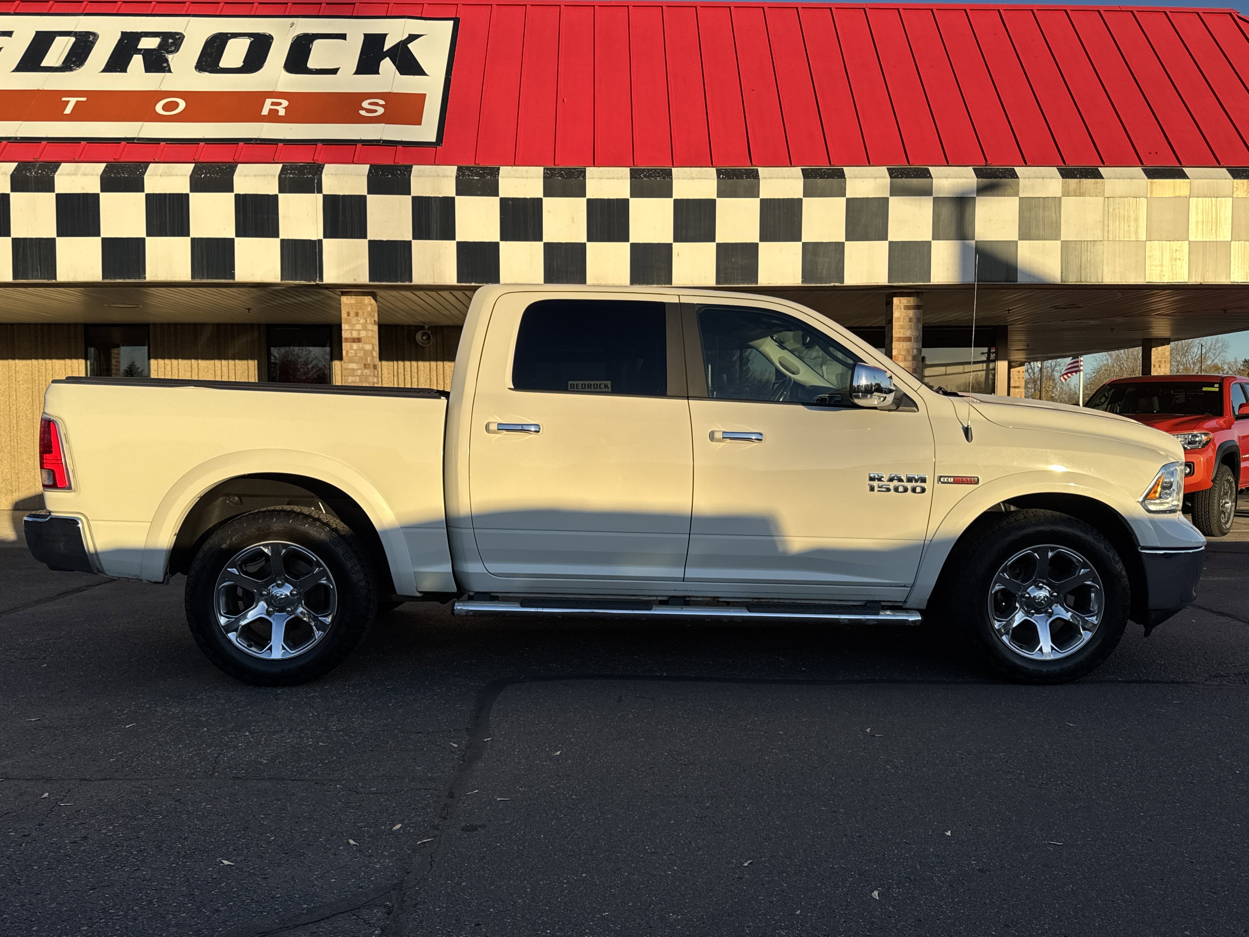 Used 2018 RAM 1500 Laramie image 8