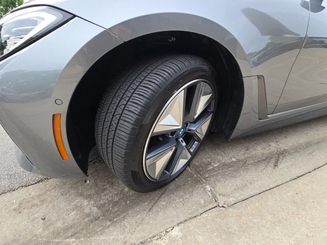 Used 2023 BMW i4 eDrive40 RWD image 44