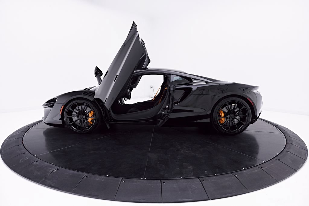 Used 2026 McLaren Artura RWD image 23
