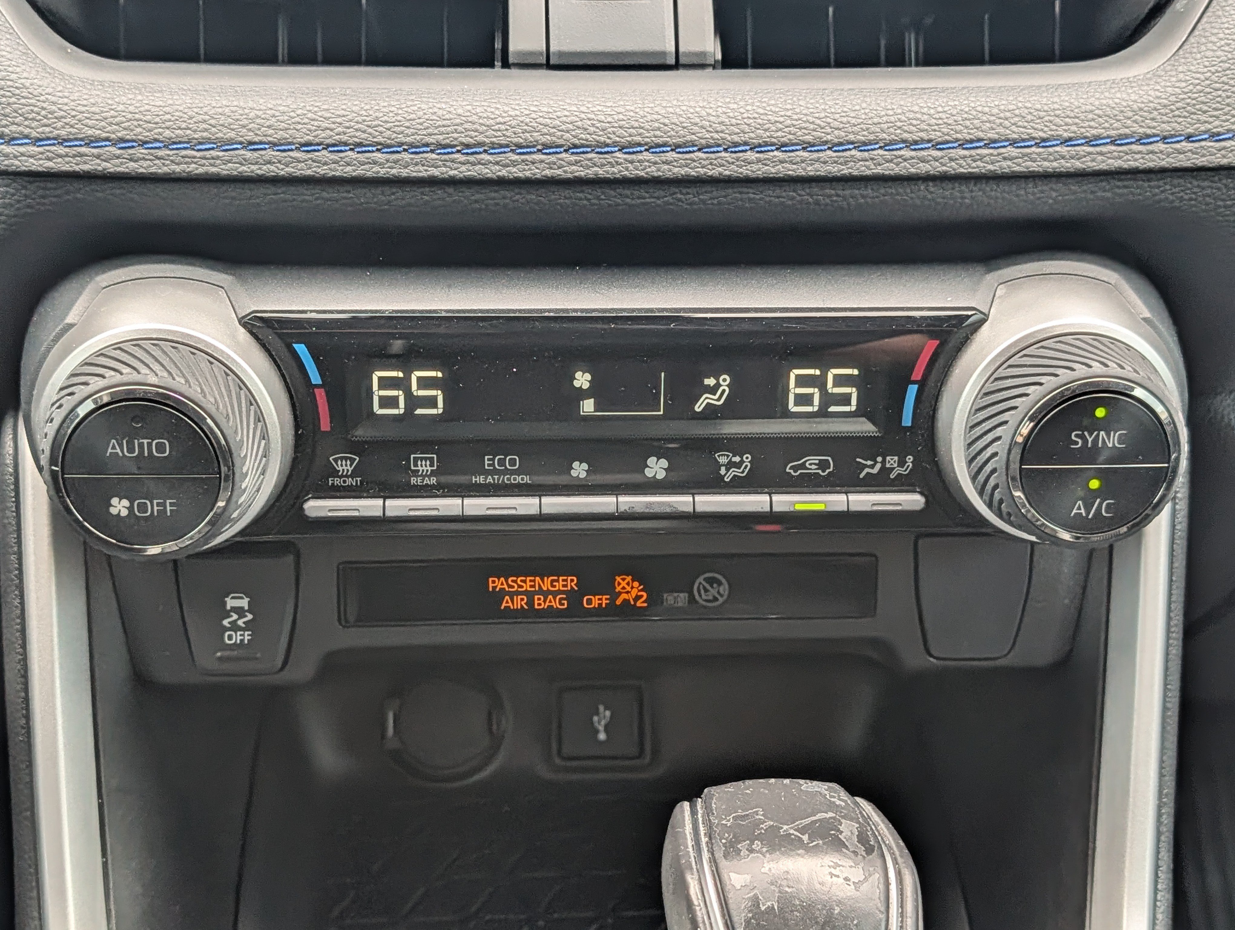 Used 2022 Toyota RAV4 SE AWD/4WD image 30