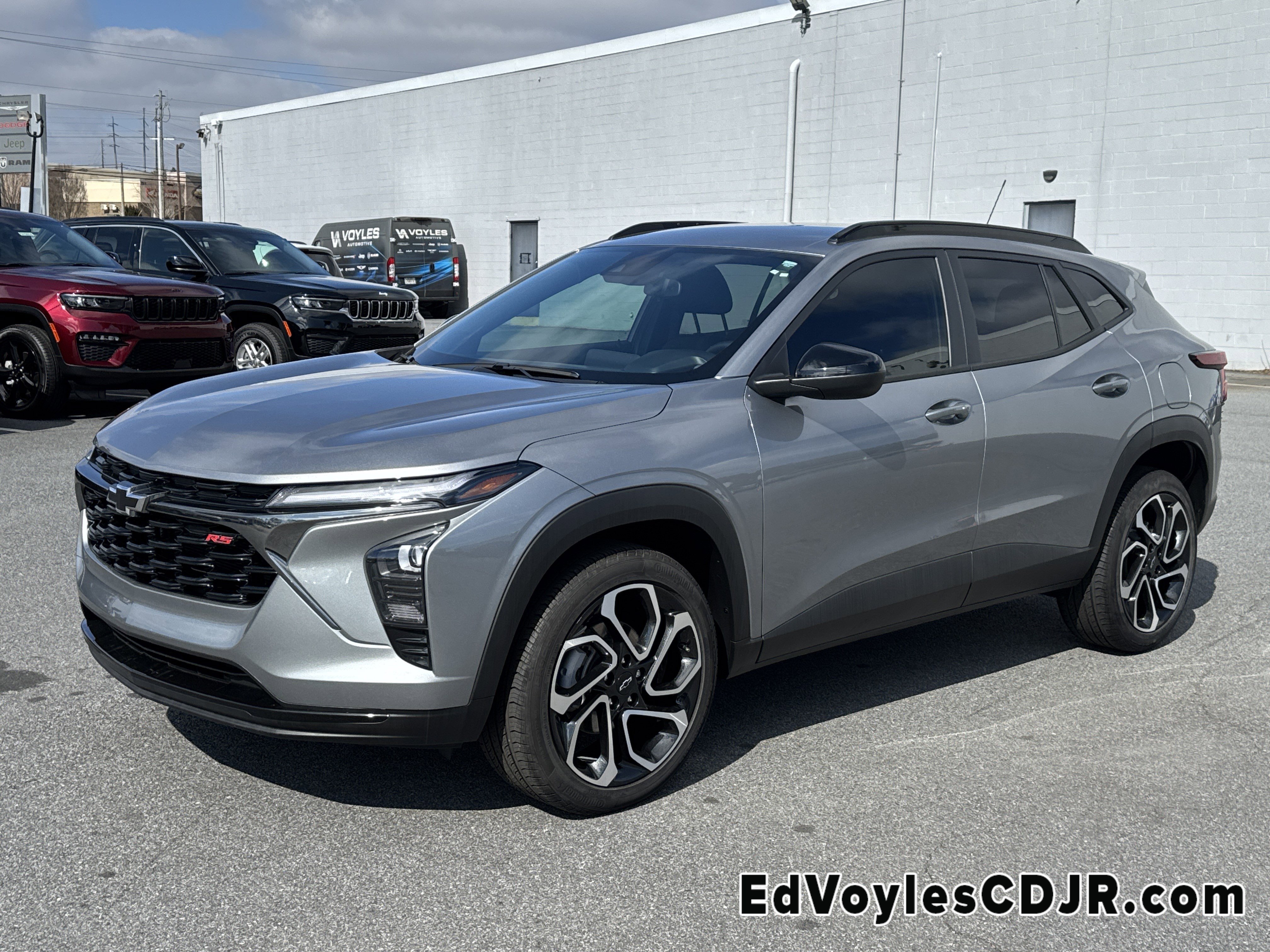 Used 2025 Chevrolet Trax RS w/ Driver Confidence Package image 8