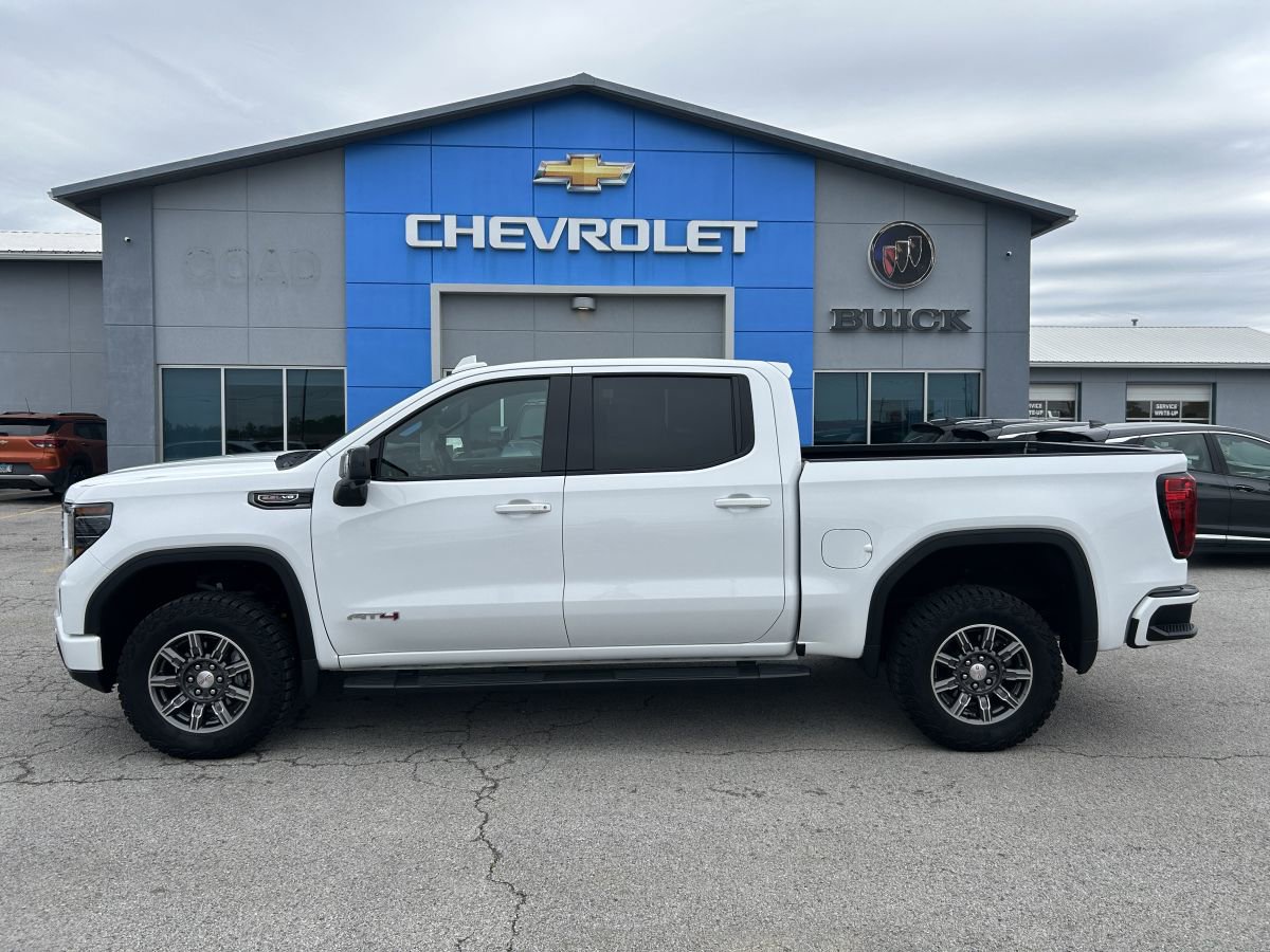 Used 2024 GMC Sierra 1500 AT4 w/ Technology Package AWD/4WD image 4