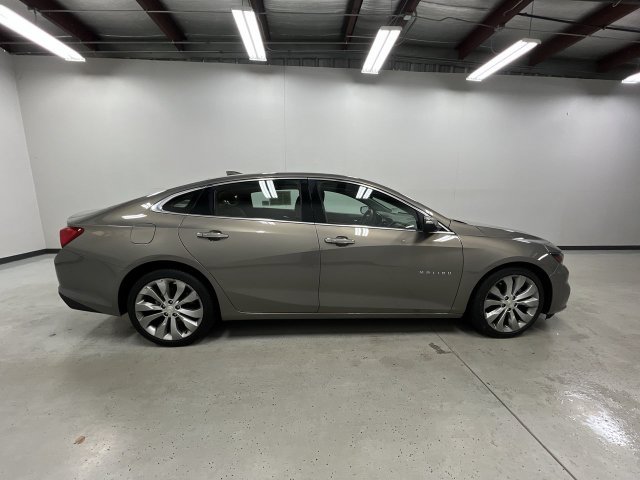 Used 2017 Chevrolet Malibu Premier w/ Premier Sun and Wheel Package FWD image 9