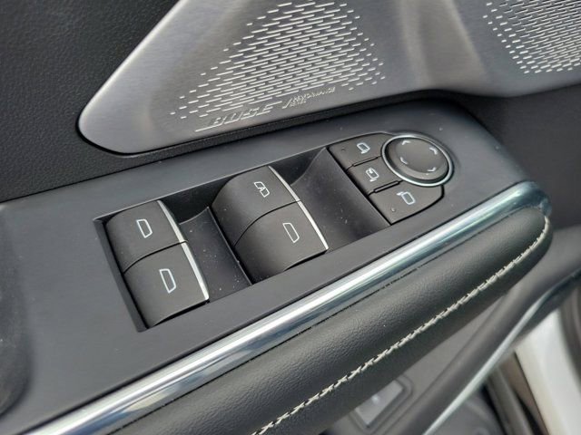 Used 2024 GMC Acadia Denali w/ Super Cruise Package image 21