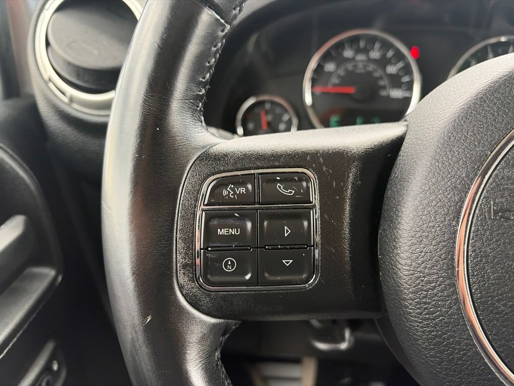 Used 2017 Jeep Wrangler Unlimited Sahara w/ Connectivity Group AWD/4WD image 27