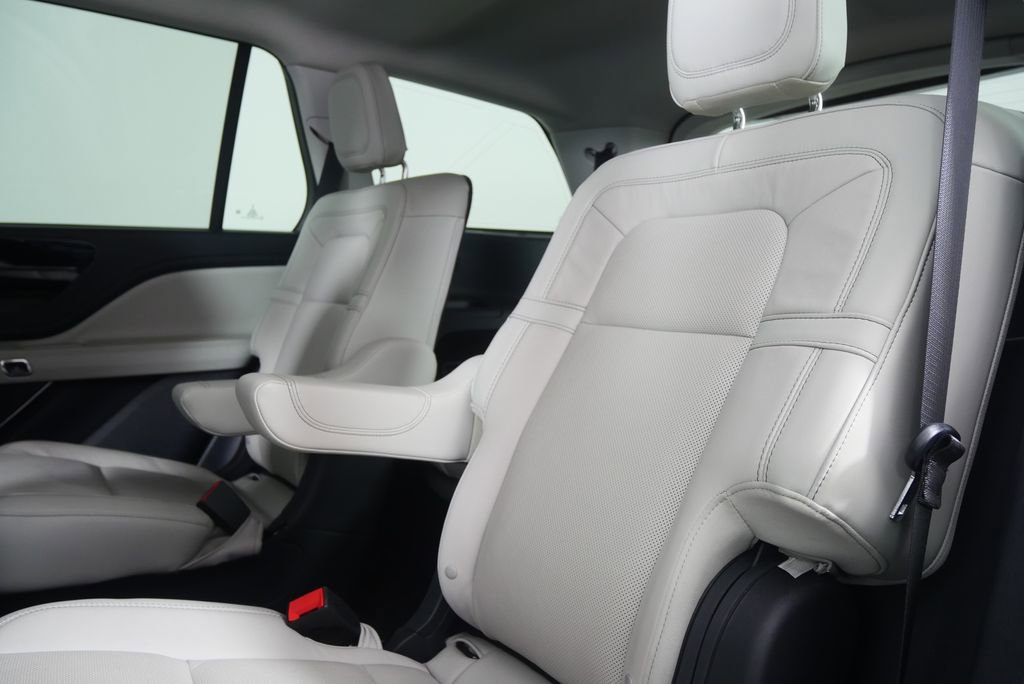Used 2025 Lincoln Aviator Reserve w/ Jet Appearance Package image 15
