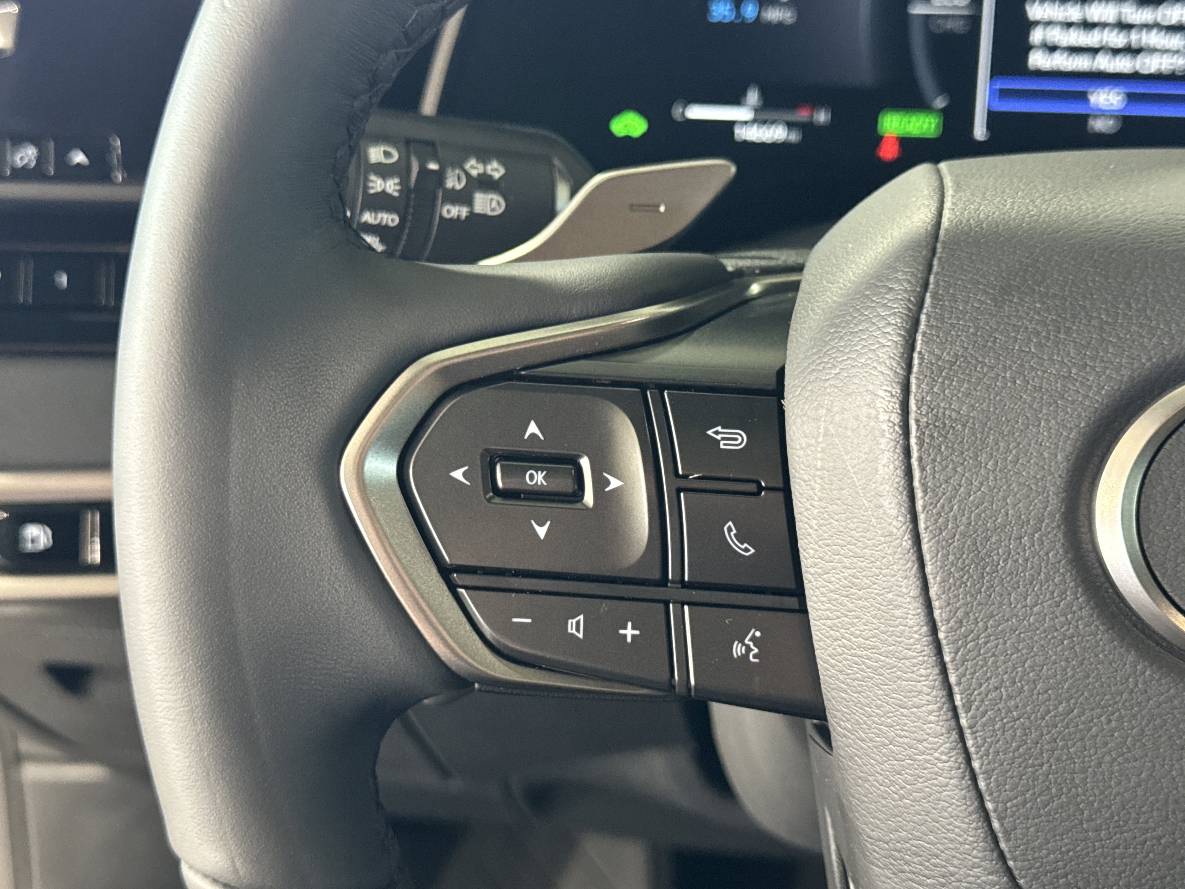 Used 2025 Lexus RX 350h w/ Accessory Package (Z1) AWD/4WD image 25