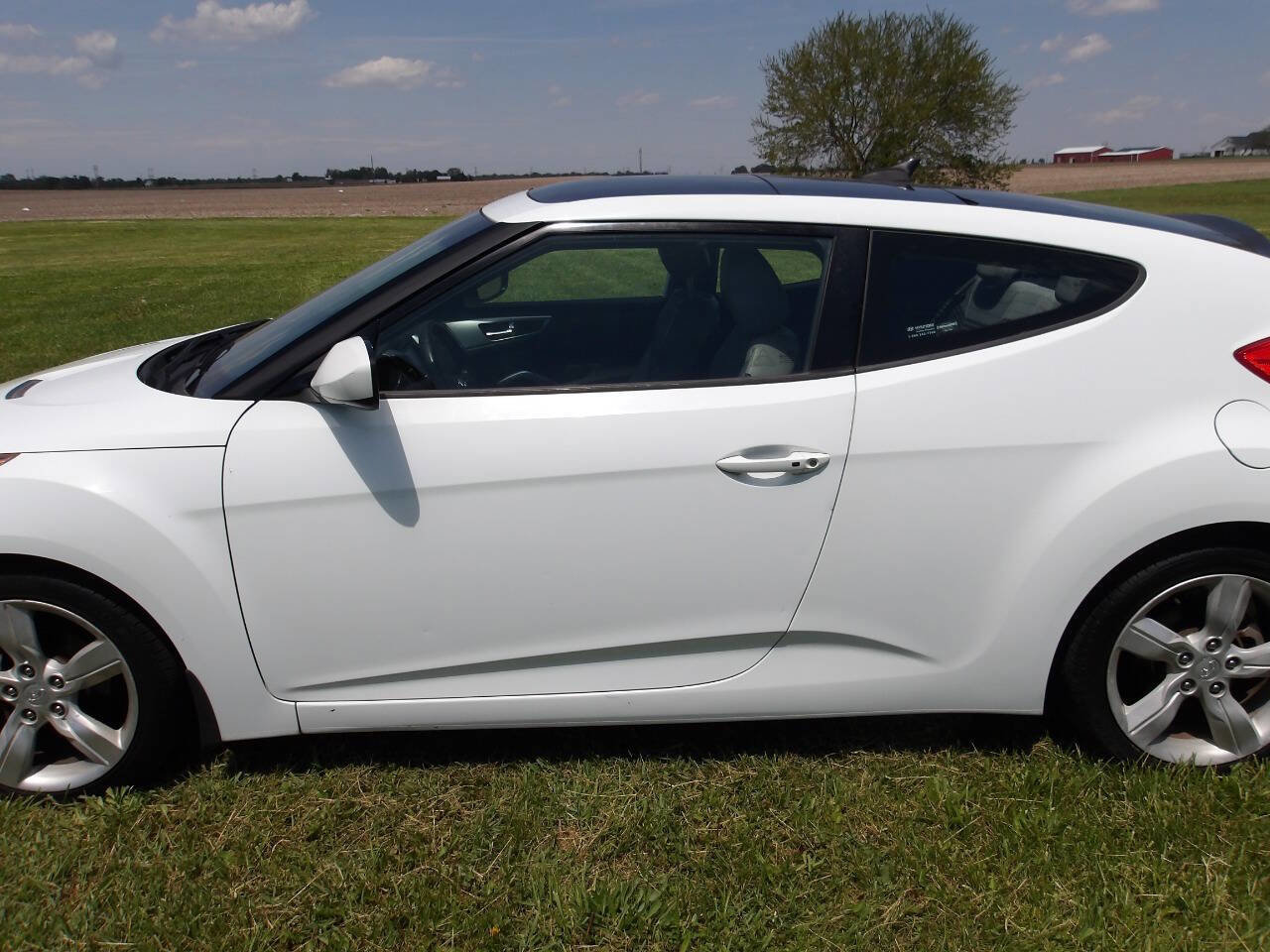 Used 2013 Hyundai Veloster w/ Tech Pkg FWD image 34