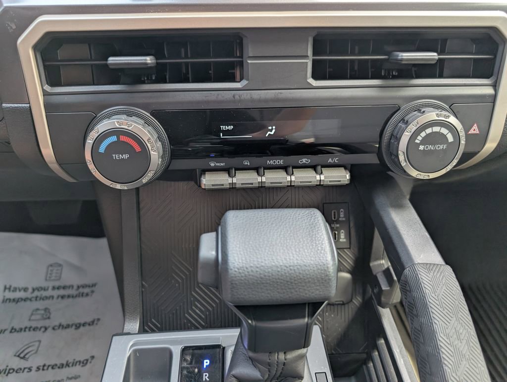 Used 2025 Toyota Tacoma SR5 AWD/4WD image 15