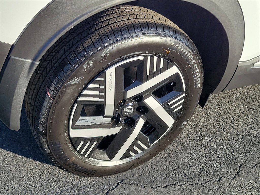 New 2026 Nissan Kicks SV image 3