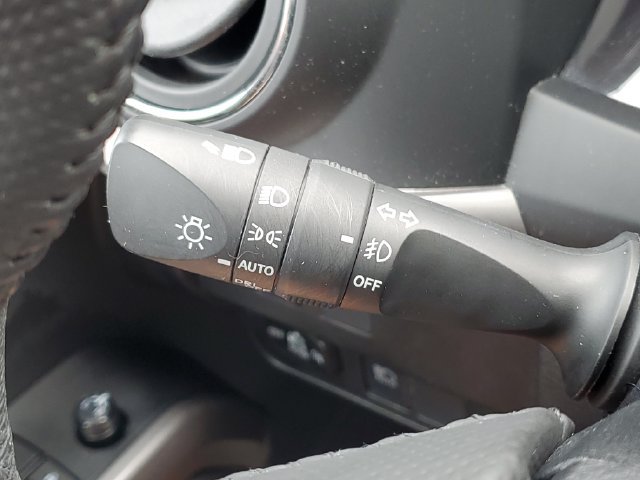 Used 2023 Toyota Tacoma SR5 w/ Technology Package AWD/4WD image 23