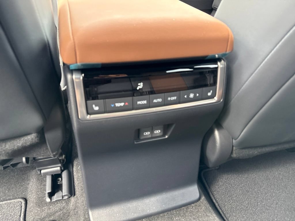 Certified 2026 Lexus GX 550 w/ Accessory Package (2T) AWD/4WD image 19