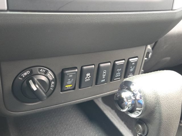 Used 2018 Nissan Frontier PRO-4X w/ Pro-4x Luxury Package AWD/4WD image 16