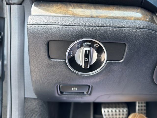 Used 2017 Mercedes-Benz SL 550 image 28