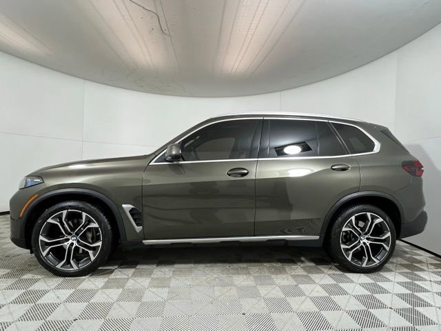 Used 2024 BMW X5 xDrive40i w/ Premium Package image 4