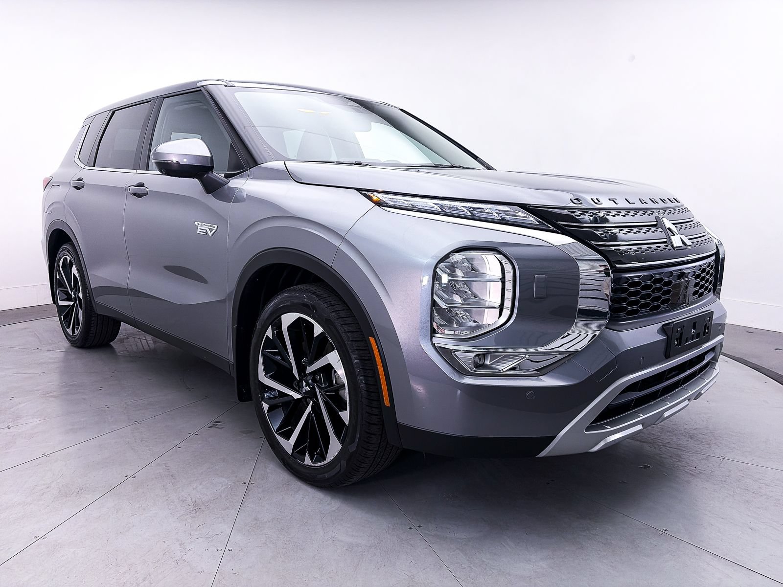 Used 2023 Mitsubishi Outlander SE AWD/4WD image 10