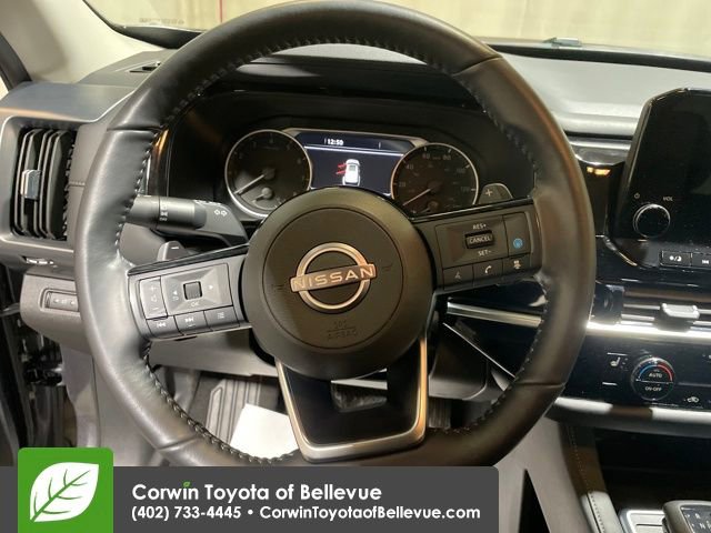 Used 2025 Nissan Pathfinder SL image 14