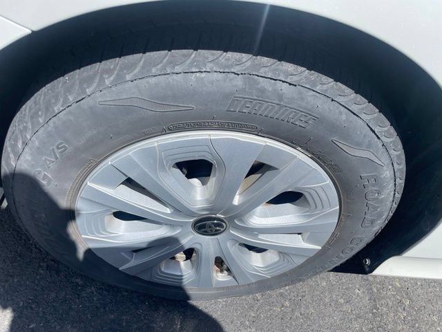 Used 2020 Toyota Prius LE FWD image 5